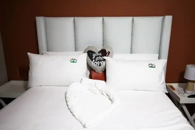 Luxury Tek Büyük Yataklı Oda