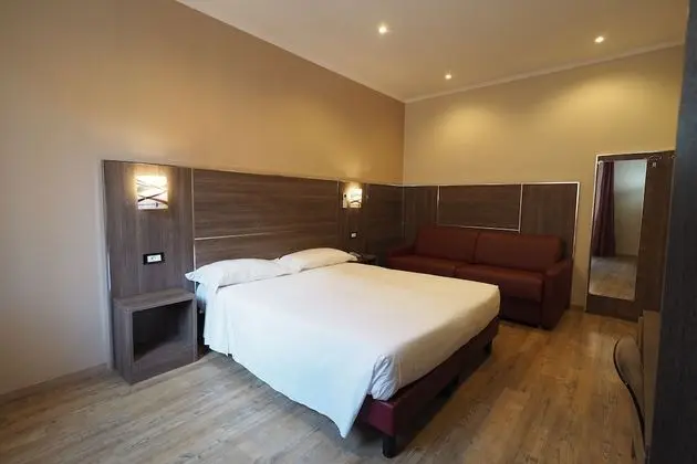 Standard Tek Büyük Yataklı Oda