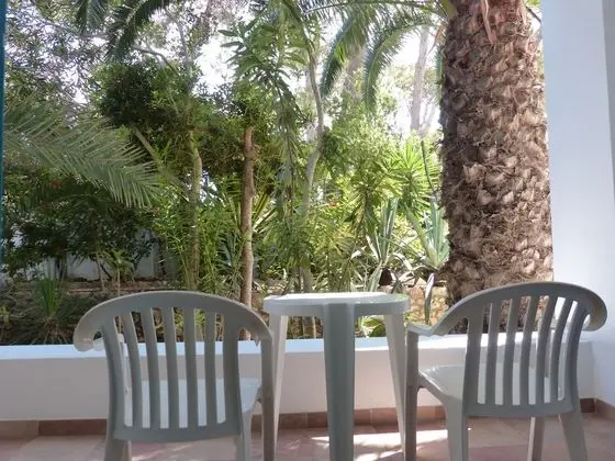 Tek Büyük veya İki Ayrı Yataklı Oda, Balkon, Bahçe Manzaralı