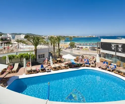 Tek Büyük veya İki Ayrı Yataklı Oda, Balkon, Deniz Manzaralı