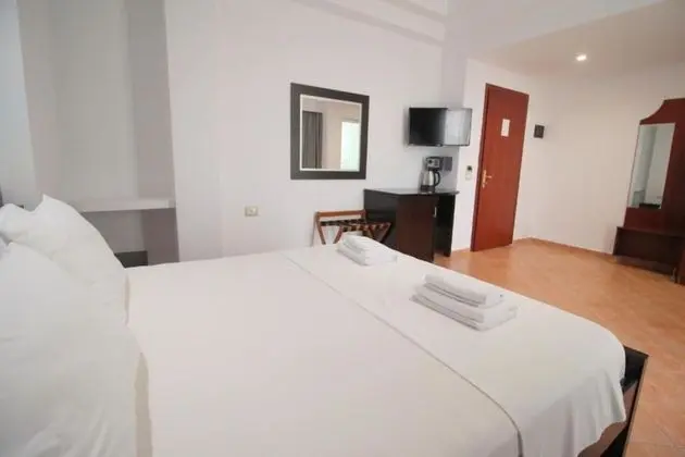 Tek Büyük Yataklı Oda, Kısmi Deniz Manzaralı