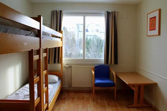 Yatakhanede Yatak Bunk Bed With Shared Bathroom