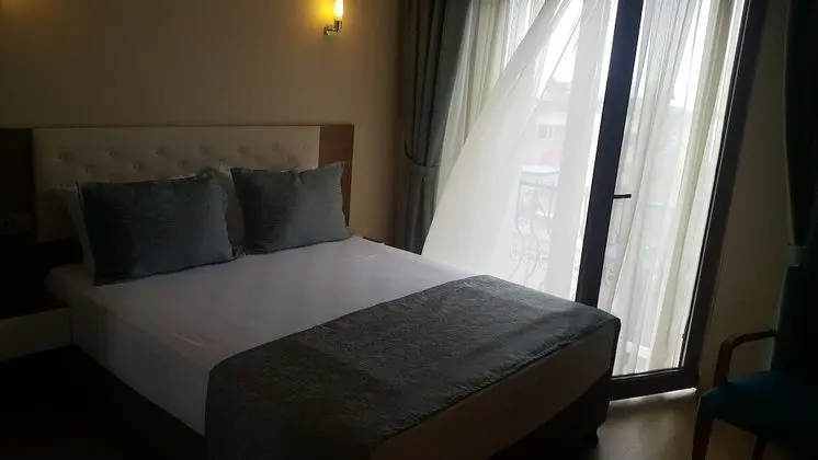 Standard Tek Büyük Yataklı Oda