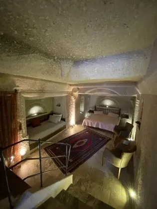 Deluxe Üç Kişilik Oda (Cave)