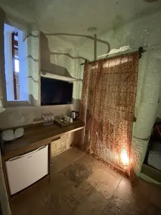 Deluxe Üç Kişilik Oda (Cave)