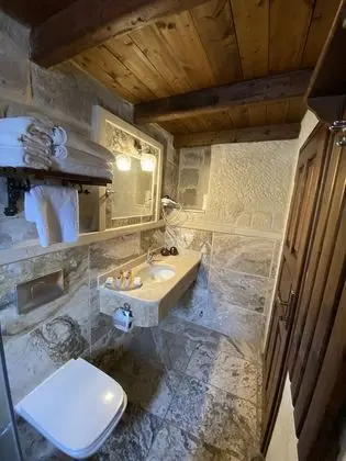 Deluxe Üç Kişilik Oda (Cave)