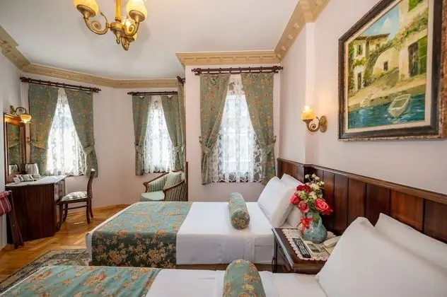 Deluxe Tek Büyük Yataklı Oda