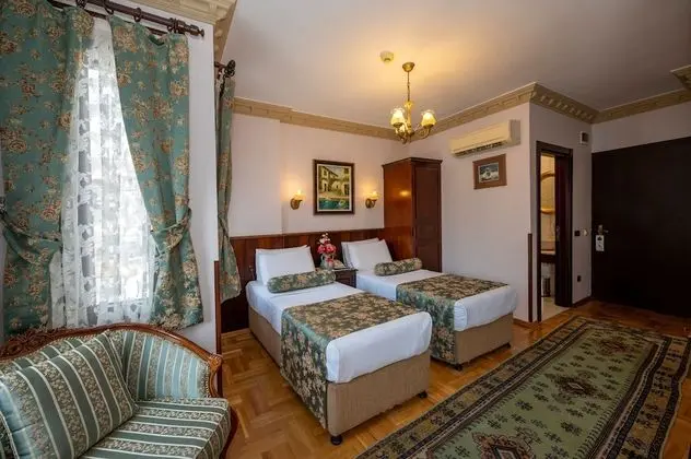 Deluxe Tek Büyük Yataklı Oda