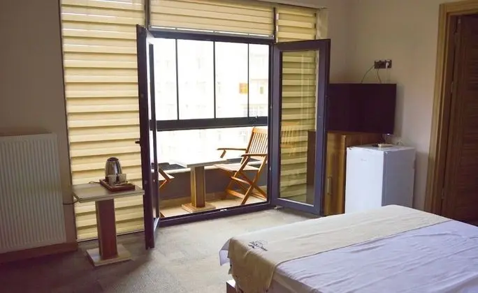 Comfort Tek Büyük Yataklı Oda