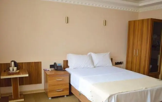 Comfort Tek Büyük Yataklı Oda