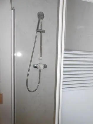 Comfort Tek Büyük Yataklı Oda, Banyolu/Duşlu, Bahçe Manzaralı (Cosy Double Bedroom)