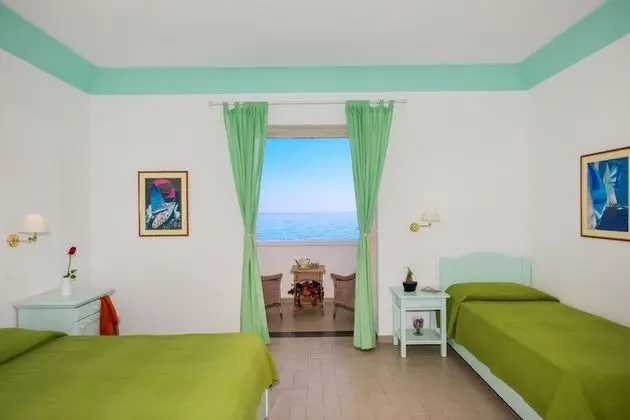 Deluxe Üç Kişilik Oda, Teras, Deniz Manzaralı