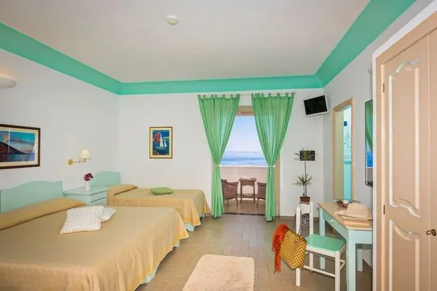 Deluxe Üç Kişilik Oda, Teras, Deniz Manzaralı