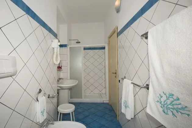 Deluxe Üç Kişilik Oda, Teras, Deniz Manzaralı