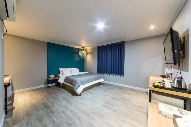 Deluxe Tek Büyük Yataklı Oda