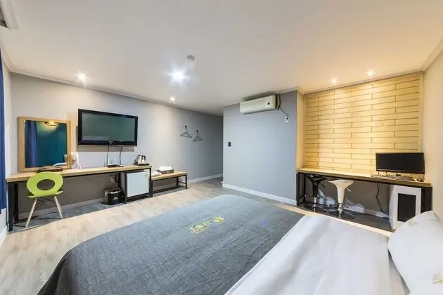 Deluxe Tek Büyük Yataklı Oda