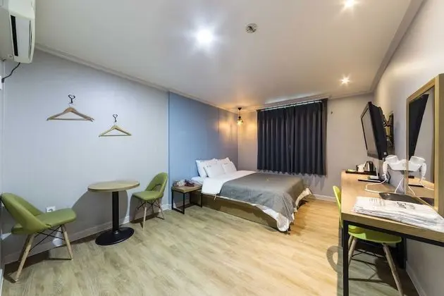 Standard Tek Büyük Yataklı Oda