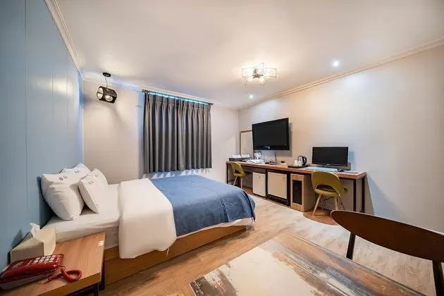 Standard Tek Büyük Yataklı Oda