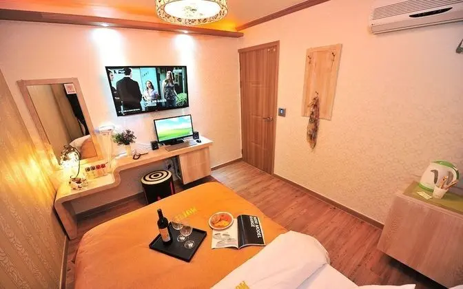 Deluxe Tek Büyük Yataklı Oda