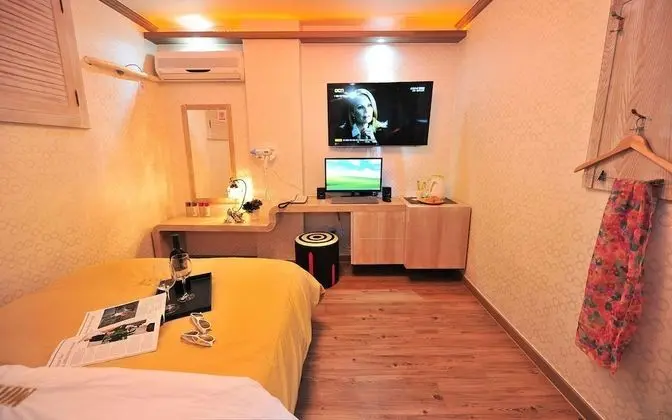 Deluxe Tek Büyük Yataklı Oda