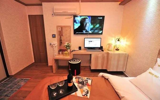 Deluxe Tek Büyük Yataklı Oda