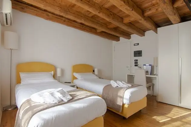 Tek Büyük veya İki Ayrı Yataklı Oda