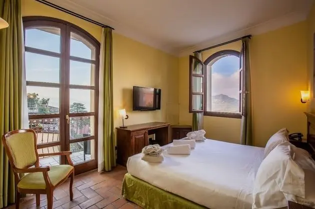 Deluxe Tek Büyük Yataklı Oda, Balkon, Vadi Manzaralı (Isotta)