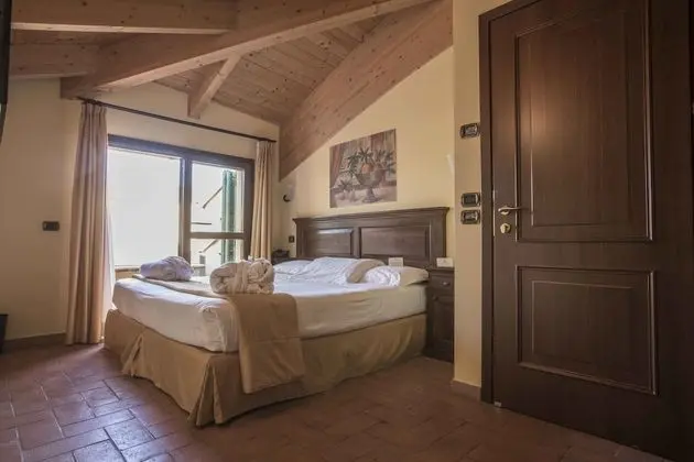 Deluxe Tek Büyük Yataklı Oda, Sıcak Su Küveti (Romantic)