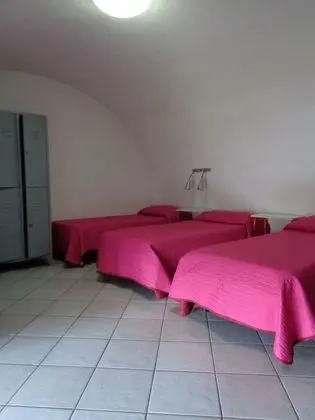 Ortak Ranzalı Oda, Sadece kadınlar için