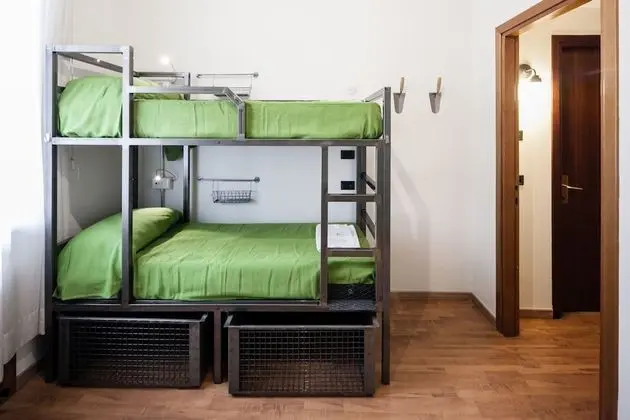 Ortak Ranzalı Oda, Sadece kadınlar için (4 people)