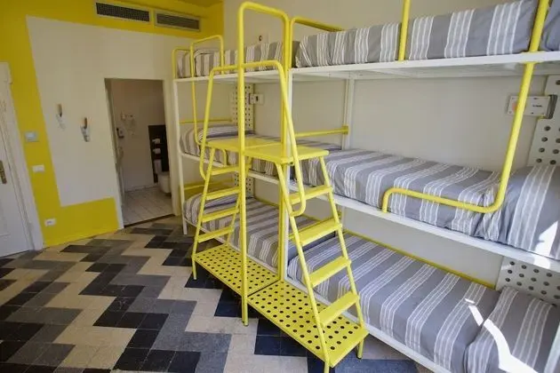 Ortak Ranzalı Oda, Sadece kadınlar için (6 pax)