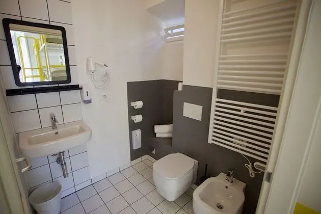 Ortak Ranzalı Oda, Sadece kadınlar için (6 pax)