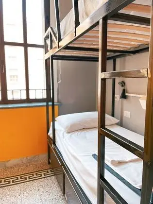 Bed in 8 Mixed Dorm - Ensuite Bathroom