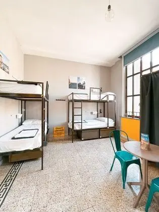 Bed in 8 Mixed Dorm - Ensuite Bathroom