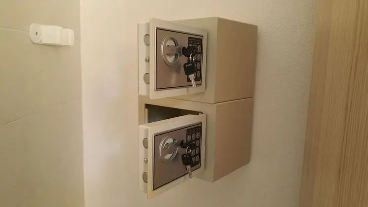 Basic Dört Kişilik Oda, Birden Çok Yatak, Engellilere Uygun, Sigara İçilmez (Maccagno)