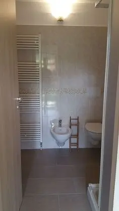 Basic Üç Kişilik Oda, Engellilere Uygun, Ortak Banyo (Taranto)