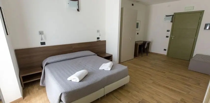 Tek Büyük Yataklı Oda, 1 Büyük (Queen) Boy Yatak, Sigara İçilmez