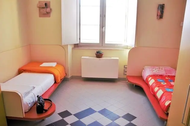 Basic Üç Kişilik Oda, 3 Tek Kişilik Yatak, Ortak Banyo (Pirite)