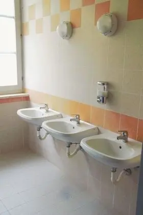 Basic Üç Kişilik Oda, 3 Tek Kişilik Yatak, Ortak Banyo (Pirite)