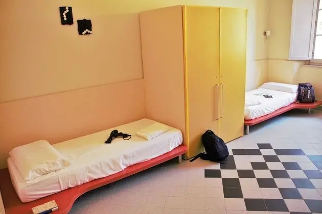 Economy Dört Kişilik Oda, Ortak Banyo (Cerussite)