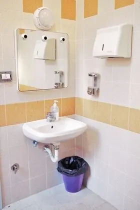 Economy Dört Kişilik Oda, Ortak Banyo (Cerussite)