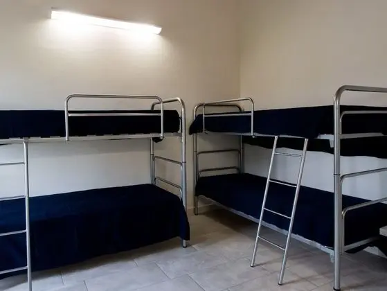 Ortak Ranzalı Oda, Karma Ranzalı Oda, Ortak Banyo (4 pax)