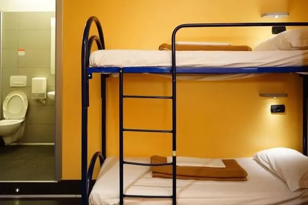 Deluxe Ortak Ranzalı Oda, Sadece erkekler için, Banyolu/Duşlu