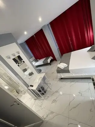 Basic Tek Büyük veya İki Ayrı Yataklı Oda