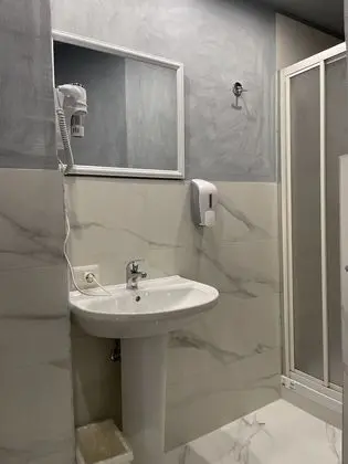 Basic Tek Büyük veya İki Ayrı Yataklı Oda