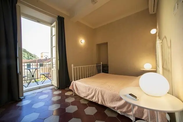 Tek Büyük Yataklı Oda, Ortak Banyo