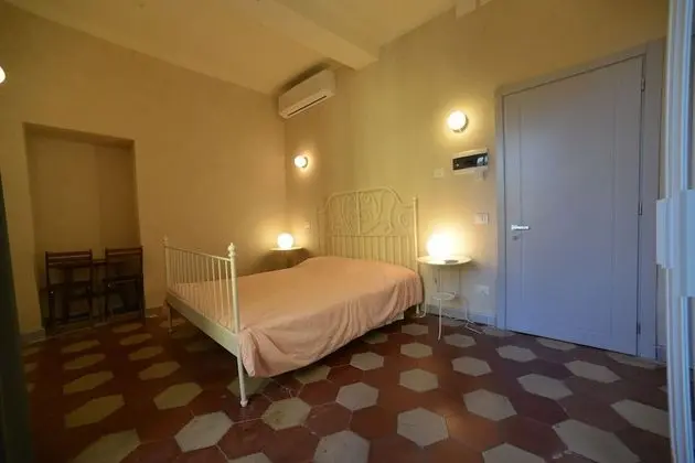 Tek Büyük Yataklı Oda, Ortak Banyo