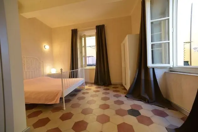 Tek Büyük Yataklı Oda, Ortak Banyo