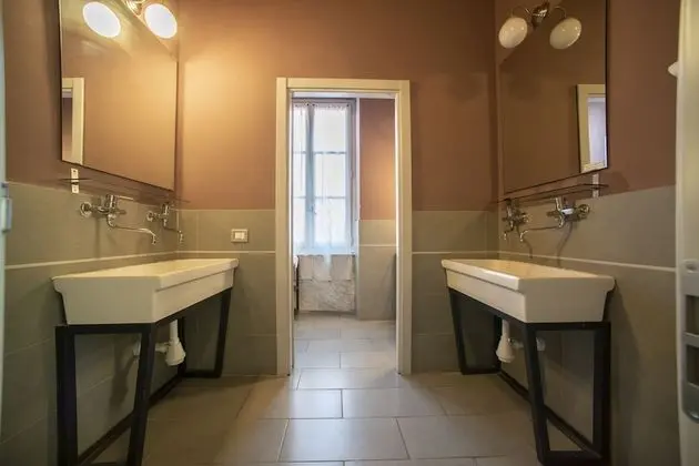 Tek Büyük Yataklı Oda, Ortak Banyo
