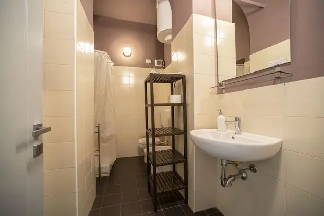 Tek Kişilik Oda, Ortak Banyo